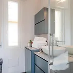 Azzurra, Terrazza, By Happyhostorino Appartement Turin