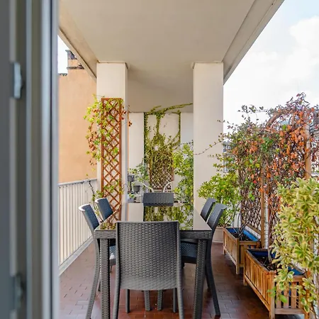 Azzurra, Terrazza, By Happyhostorino *