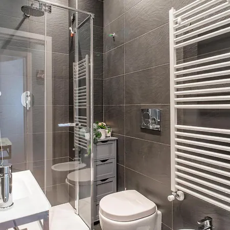 Azzurra, Terrazza, By Happyhostorino Apartamento Turim